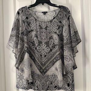 Like New Roz & Ali Black & While Floral 1X Blouse